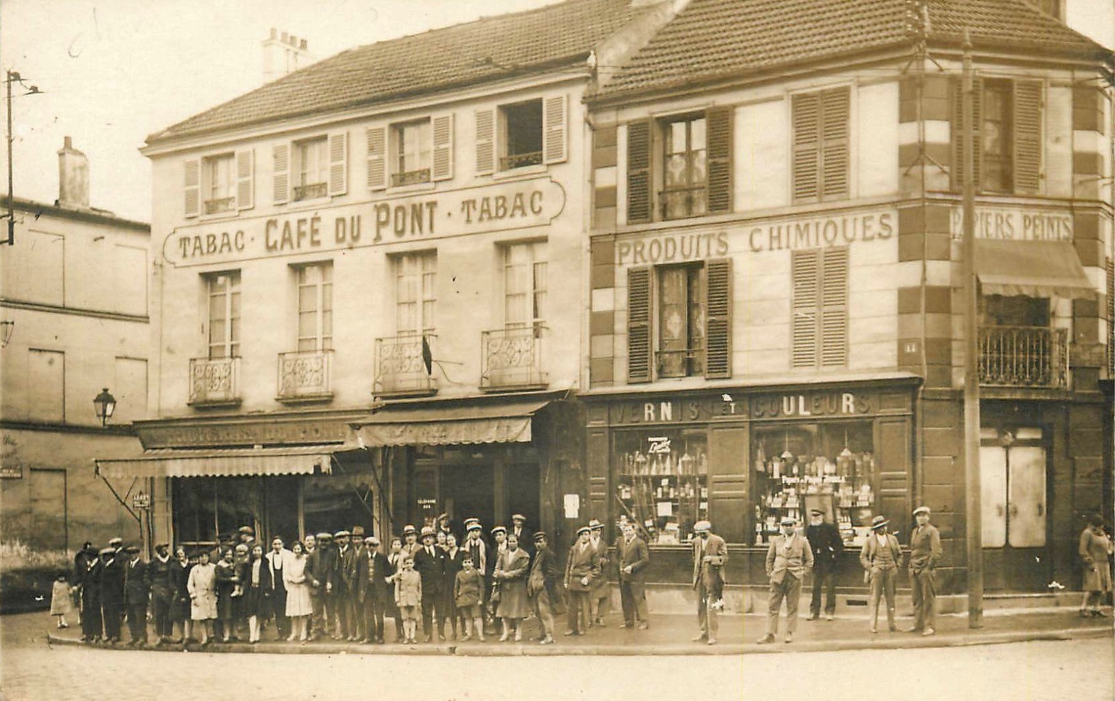 Chatou Eglise 039b Rue de la Paroisse Devanture Magasin du Père Jarry.jpg