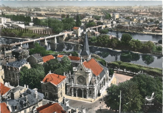 Chatou Eglise 06 Vue Aerienne est après 1960.jpg